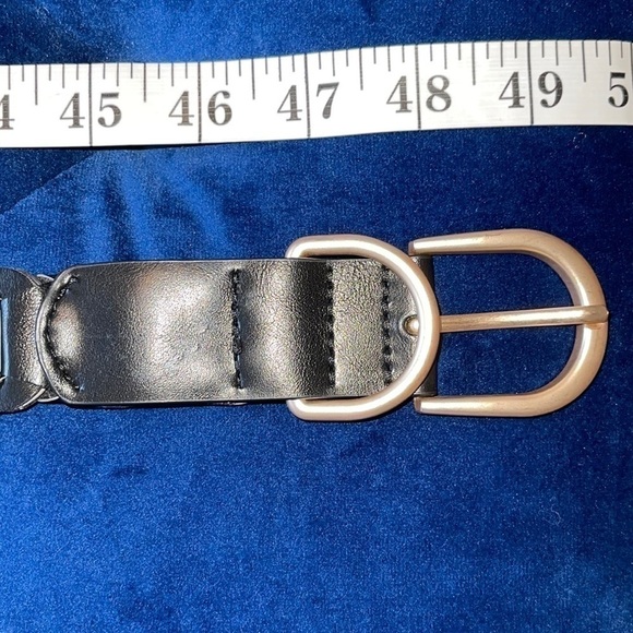 Kohl’s Black Vegan Soft Leather Gold Buckle Adjustable to your waist Belt 49”XL - Picture 11 of 11